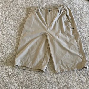 Under Armour like new khaki performance shorts YXL